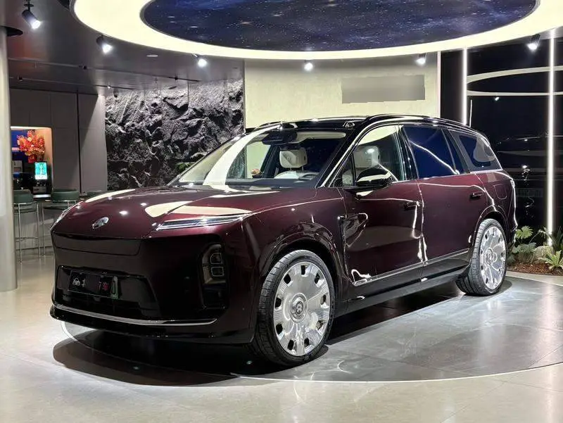 NIO ES8 2026 Six-Seat Executive Signature Edition