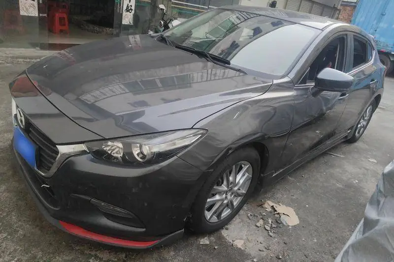 Mazda 3 Angkesaila 2017 Hatchback 1.5L Automatic Comfort Type National V