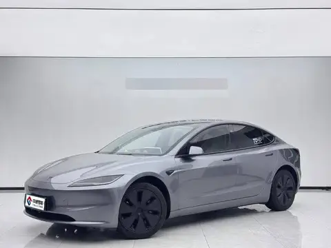 Modelo 3 2025 facelifted rear-wheel drive version