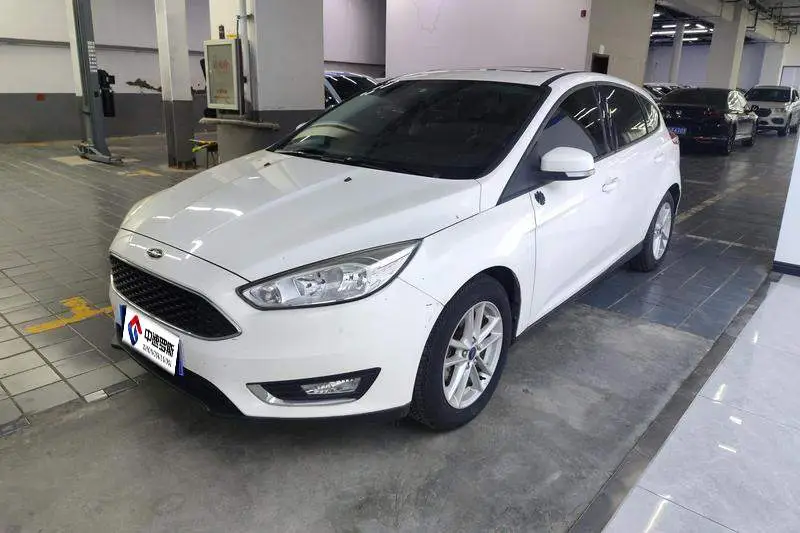 Fox 2017 Hatchback 1.6L Automatic Fashion Smart Edition