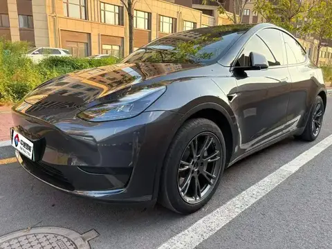 الطراز Y 2024 rear-wheel drive version