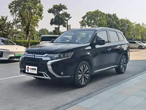 Outlander 2021 2.4L 4WD Premium Edition 7 Seaters