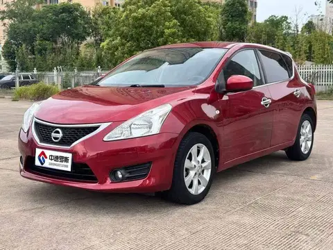 TIIDA 2011 1.6L CVT Luxury รุ่น
