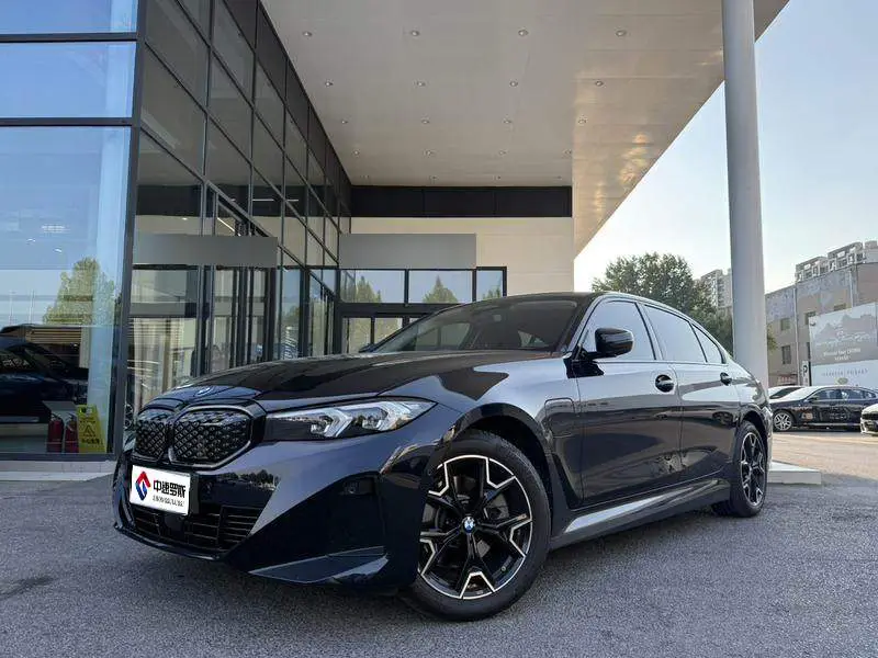BMW i3 2026 eDrive 40 L Shadow Edition