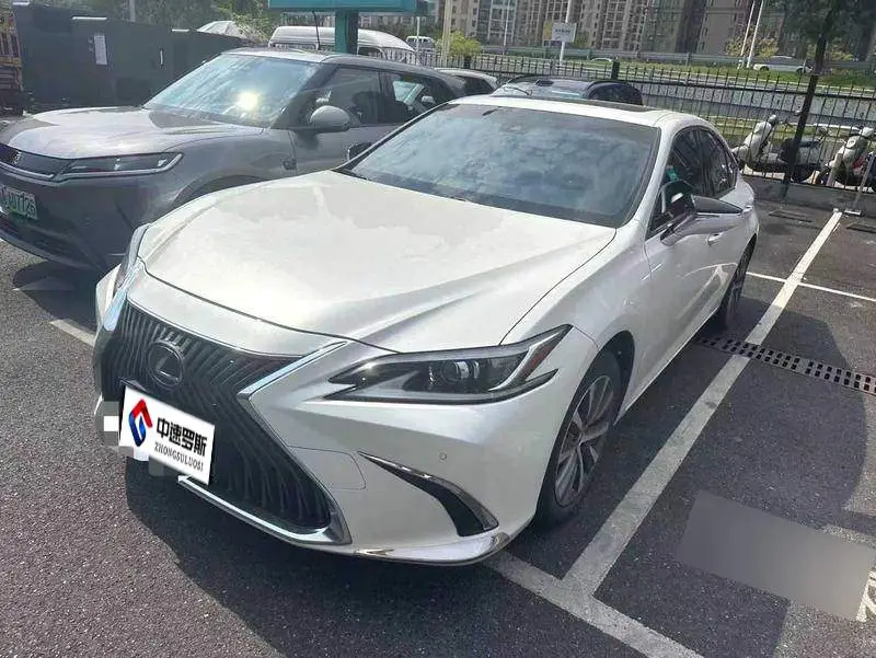 Lexus ES 2021 200 Excellence Edition