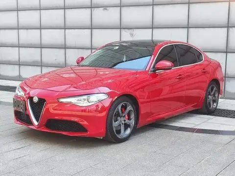 Giulia 2017 2.0T 200HP Deluxe Edition