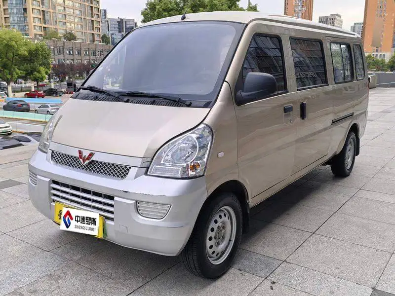 Wuling Rongguang EV 2020 Passenger Car Basic Model 7 Seaters 300KM
