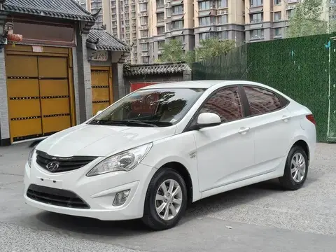 Rena 2010 Sedan 1.4L Manual Comfort GS