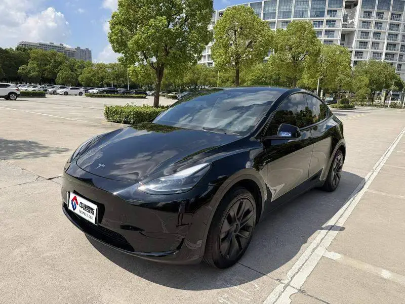 รุ่น Y 2023 rear-wheel drive version