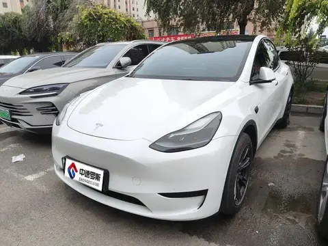 Модель Y 2024 rear-wheel drive version