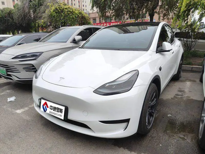 รุ่น Y 2024 rear-wheel drive version