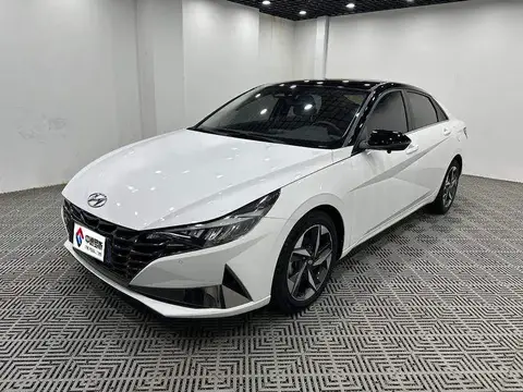 Elantra 2022 1.5L CVT LUX Premium Edition