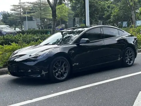 รุ่น 3 2022 rear-wheel drive version