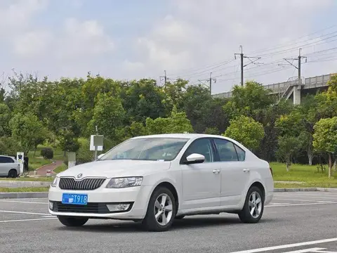 Octavia 2015 1.6L Automatic Yijie Edition