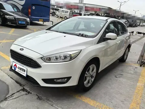Fox 2015 Hatchback 1.6L Automatic Comfort