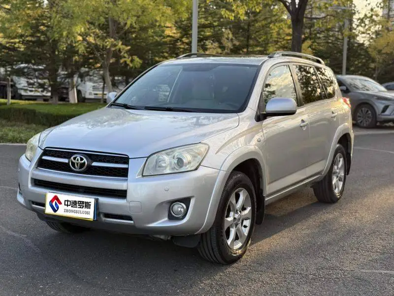 RAV4 Rongfang 2010 2.4L Automatic Luxury Upgrade Edition