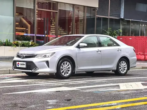 Camry 2015 2.0G Leading Edition