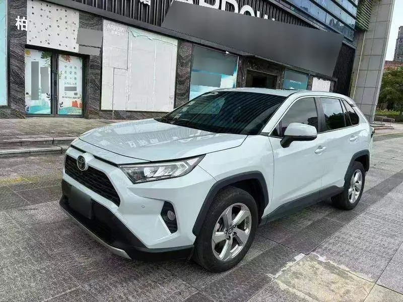 RAV4 Rongfang 2020 2.0L CVT 2WD Fashion Edition
