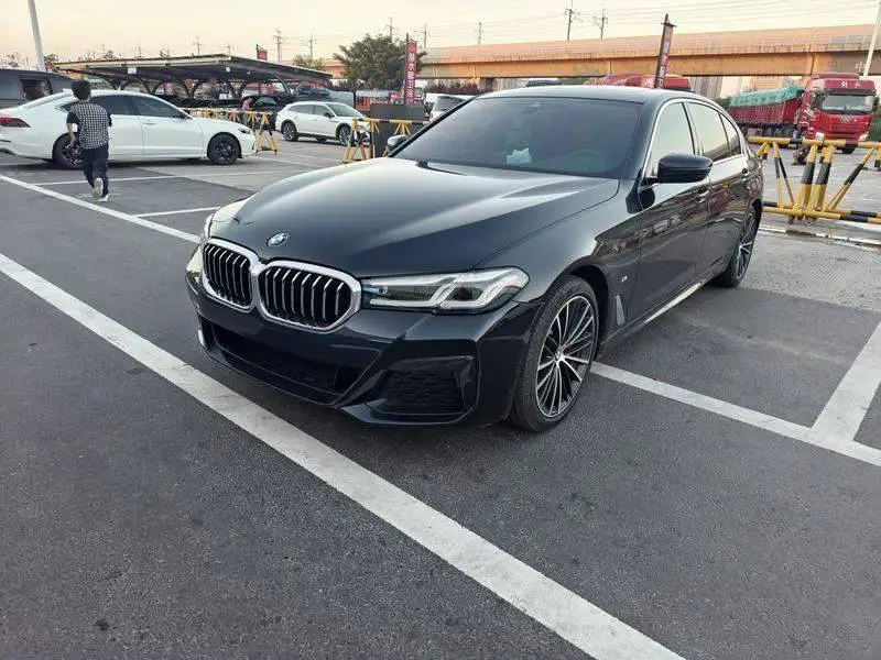 BMW 5 السلسلة 2023 530Li Leading M Sport Package