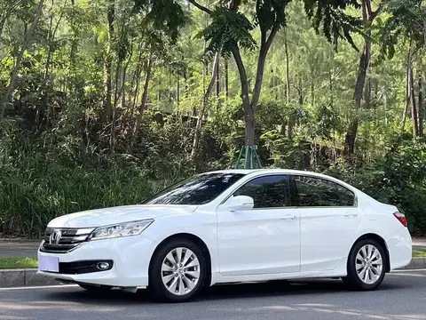 Accord 2014 2.4L EXN Luxury Navigation Edition