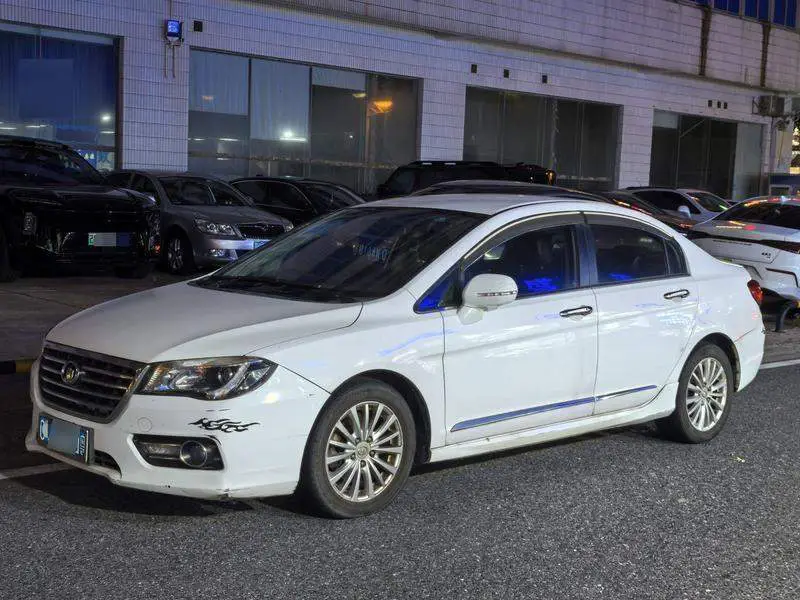 Great Wall C50 2014 upgraded version 1.5T manual fashion model