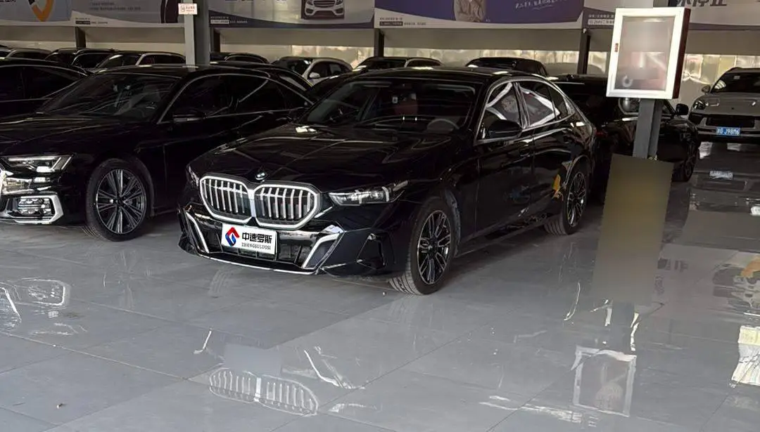 BMW 5 Series 2025 530Li Leading M Sport Package