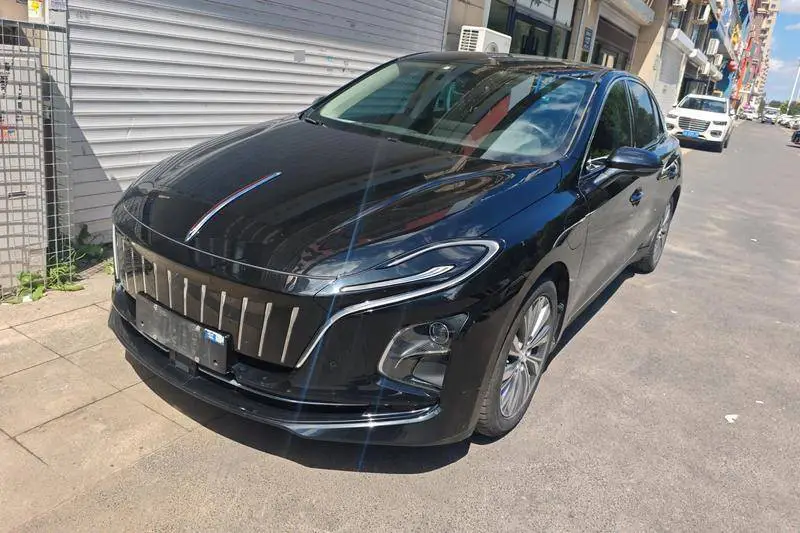 Hongqi E-QM5 2023 620km PLUS