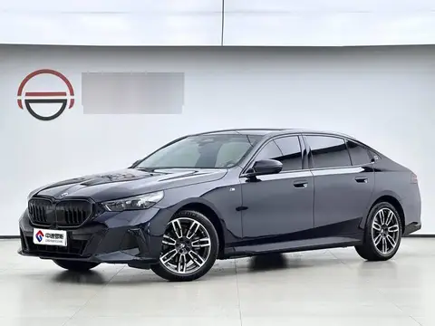 BMW 5 Series 2025 525Li M Sport Package