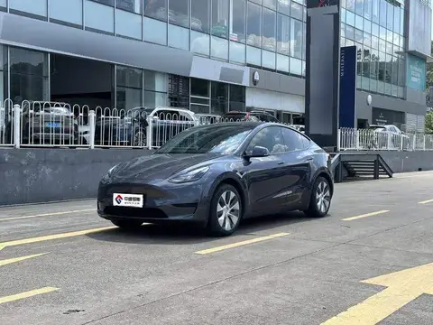 الطراز Y 2022 facelifted rear-wheel drive version