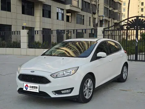 Fox 2017 Hatchback 1.6L Manual Fashion Smart Edition