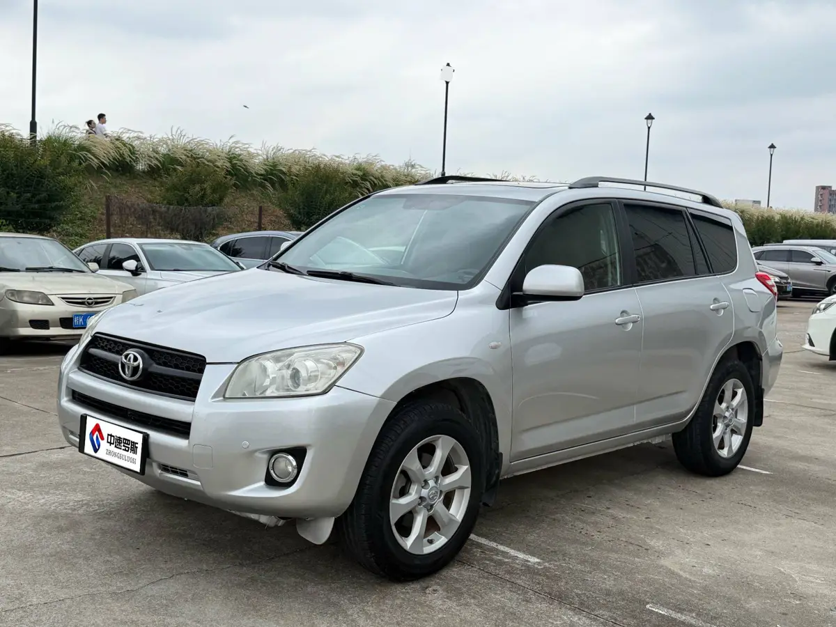 RAV4 Rongfang 2009 2.0L Automatic Luxury Navigation Edition