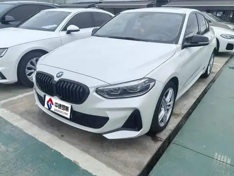 BMW 1 Серия 2023 120i M Sport Night Edition