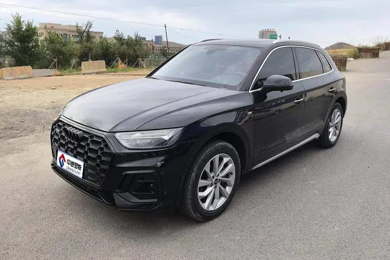 Audi Q5L 2023 40T Luxury Dynamic الطراز
