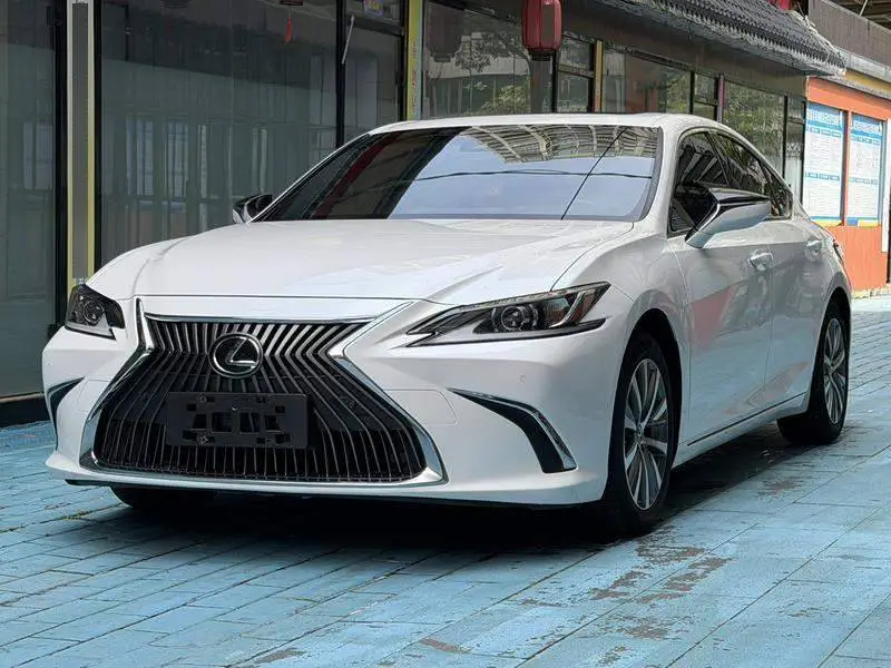 Lexus ES 2018 200 Excellence Edition National VI