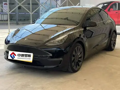 الطراز Y 2022 Performance All-Wheel نظام الدفع