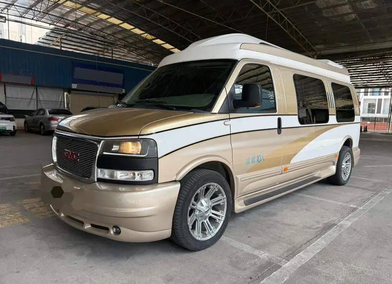 SAVANA 2011 6.0L Business Star 10 Seaters