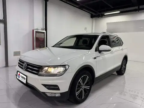 Tiguan L 2019 330TSI Automatic 2WD Panoramic Comfort Edition National VI
