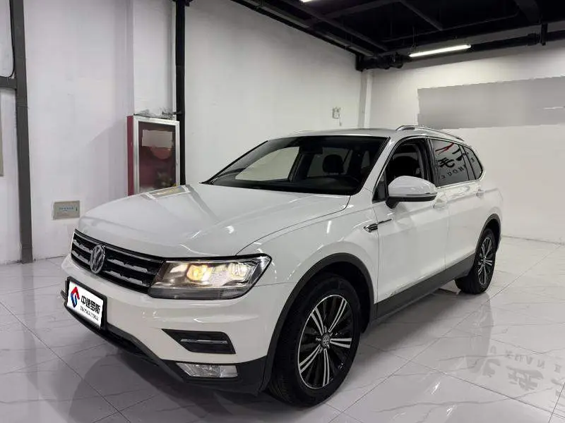 Tiguan L 2019 330TSI Automatic 2WD Panoramic Comfort Edition National VI