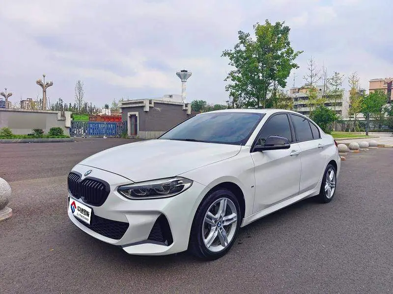 BMW 1 Series 2021 facelift 120i M Sport Night Edition