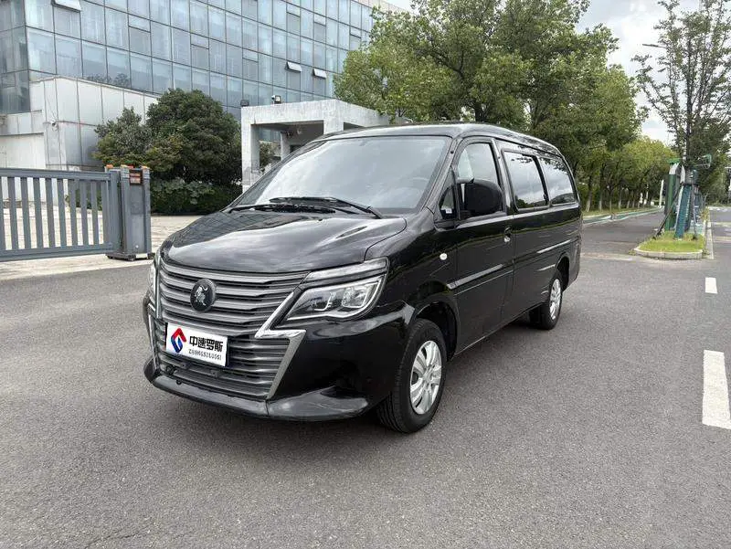 Lingzhi 2025 M5 1.5T Long Wheelbase Base Model 7 Seat