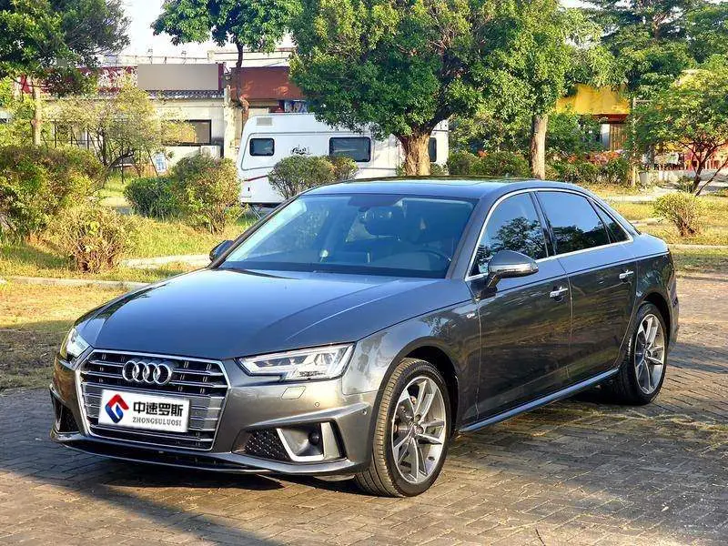 Audi A4L 2019 40 TFSI Fashion National VI