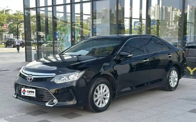Camry 2015 2.0G Leading Edition