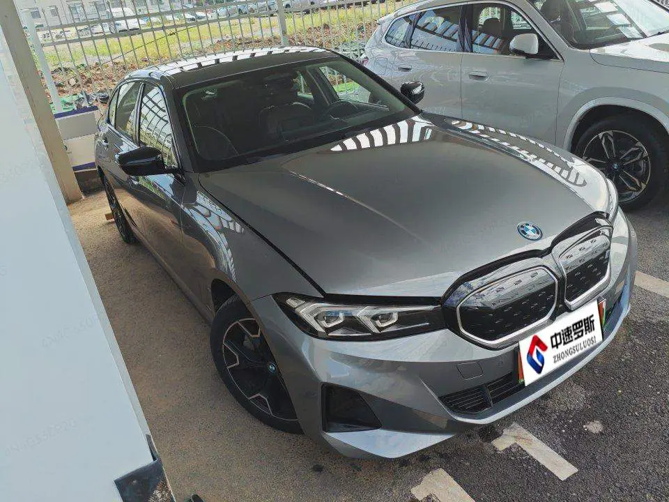 BMW i3 2023 eDrive 40 L Night Edition