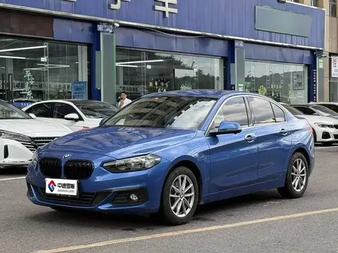 BMW 1 السلسلة 2018 118i Fashion الطراز
