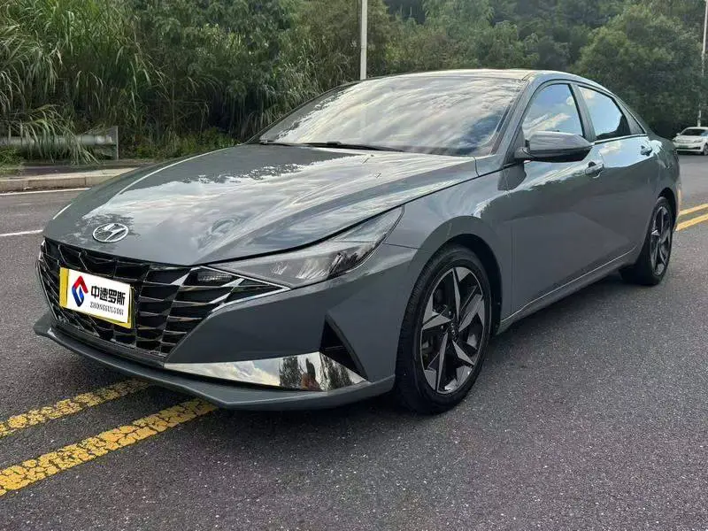 Elantra 2022 1.5L CVT LUX Premium Edition