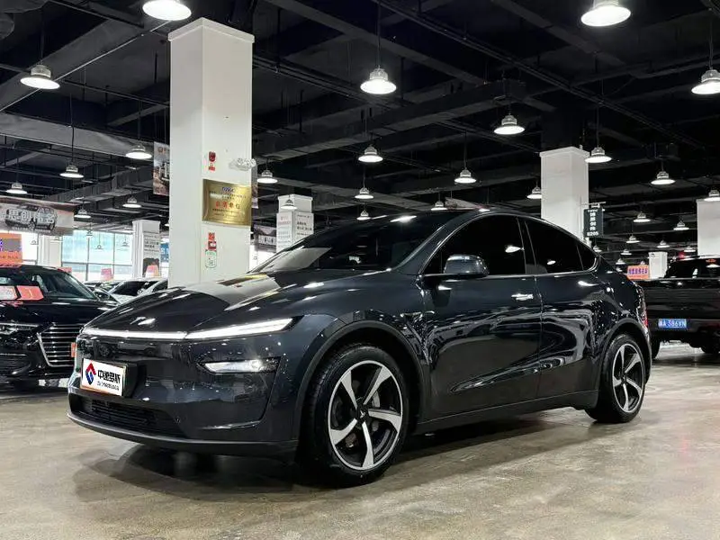 Model Y 2025 Facelift Long Range All-Wheel Drive Version