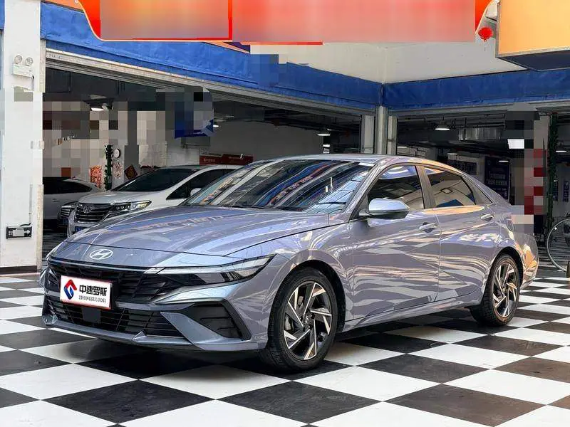 Elantra 2023 1.5L CVT LUX Premium Edition