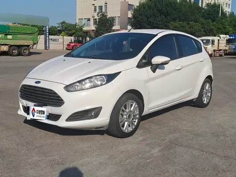 Carnival 2013 Hatchback 1.5L Automatic Fashion الطراز