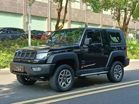 Beijing BJ40 2018 2.0T Manual Diesel 4WD Premium Edition