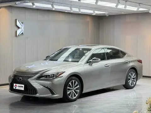 Lexus ES 2018 200 Excellence Edition National V